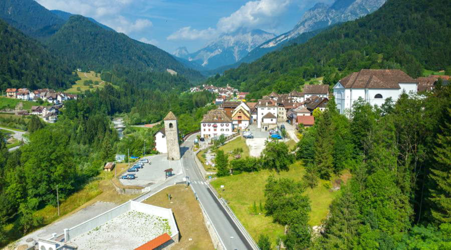 Nuestros servicios de alquiler de coches ofrecen una diversa selección de vehículos en Prato Carnico.